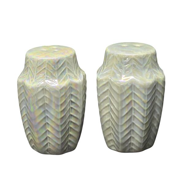 Retro Pearl Chevron Patterned Ceramic Salt & Pepper Shaker Kitchen Decor - Picture 10 of 10